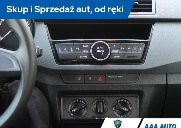 Skoda Fabia cena 34000 przebieg: 131614, rok produkcji 2018 z Kąty Wrocławskie małe 211